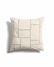 Чехол La Forma (ех Julia Grup) Чехол для подушки Verion зеленый с вышитым геометрическим узором, 45 x 45 см арт. 481299