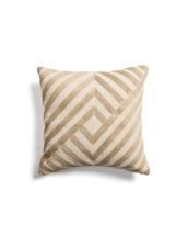 Чехол La Forma (ех Julia Grup) Чехол для подушки Silume из хлопка цвета экрю с бежевой вышивкой из джута, 45 x 45 см арт. 481475