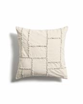 Чехол La Forma (ех Julia Grup) Чехол для подушки Verion зеленый с вышитым геометрическим узором, 45 x 45 см арт. 481299