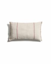 Чехол La Forma (ех Julia Grup) Чехол для подушки Lidore из бежевого льна с красными полосами, 30 x 50 см арт. 481447