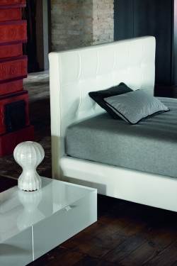 /i/Krovat-Twils-Max-Capitonne-Classic-00189764