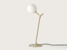 Лампа Aromas del Campo Настольная лампа Atom латунь/опаловый плафон арт. 091772