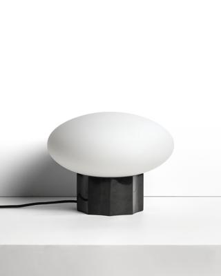 Лампа La Forma (ех Julia Grup) Настольная лампа Idela из тонированного стекла и черного мрамора, 26 см арт. 483289