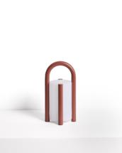 Лампа La Forma (ех Julia Grup) Портативная настольная лампа Leros из полиэтилена и стали терракотового цвета арт. 482850