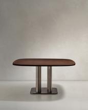 Стол La Forma (ех Julia Grup) Стол Melvar из орехового шпона с основанием из матовой нержавеющей стали, 121 x 121 арт. 425287