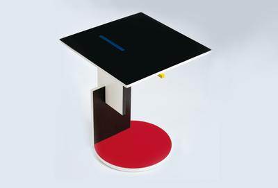 /i/Stol-zhurnalnyy-Cassina-634-Schroeder-1-b00050130