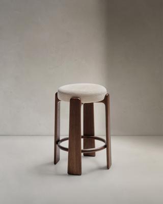 Стул барный La Forma (ех Julia Grup) Барный табурет Granite из бежевой синели и массива ясеня с отделкой под орех арт. 505860