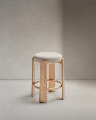 Табурет La Forma (ех Julia Grup) Полубарный табурет Granite из бежевой синели и массива ясеня с натуральной отделкой арт. 505856