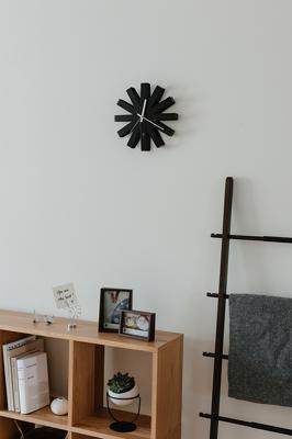 Часы Umbra Часы настенные ribbon, D30,5 см, черныe арт. 118070-040
