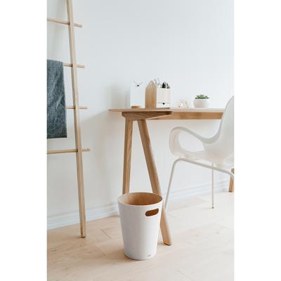 Корзина Umbra Корзина для мусора woodrow, 7,5 л, белая/дерево арт. 082780-668
