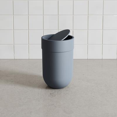 Корзина Umbra Корзина для мусора с крышкой touch, 6 л, голубая арт. 023269-1050