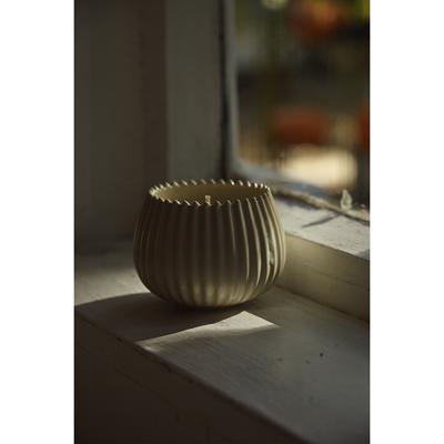 Свеча Tkano Свеча ароматическая vetiver & black cypress из коллекции edge, бежевый, 30 ч арт. TK23-ARO0017