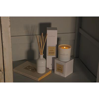 Свеча AMBIENTAIR Свеча ароматическая the olphactory, white insignia, musk silhouette, 60 ч арт. VV060MHWTO
