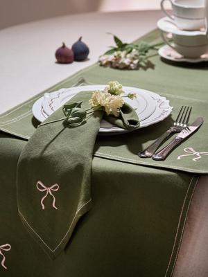 Остальные предметы Tkano Дорожка на стол fancy bows оливкового цвета из коллекции essential, 45x150 см арт. TK25-TR0006