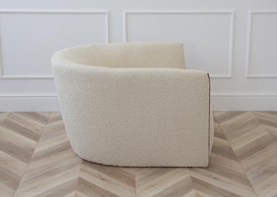 Стол письменный Ellipsefurniture Кресло Ellipse E6.1 с кантом (молочный, букле) арт. KP010207280301