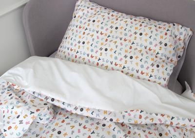 Комплект Ellipsefurniture Комплект постельного белья «Разноцветные буквы» (белый, сатин) арт. ZN-367431