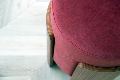 Пуф Ellipsefurniture Пуф Lagom (бордовый FiberGuard, орех) арт. LG010318590301