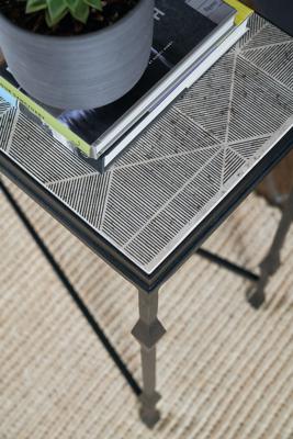 Абажур Hooker Консоль Commerce & Market Metal-Wood Console Table арт. ZN-411521