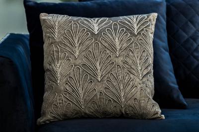 Подарок Garda Decor 70SW-12131 Подушка с вышивкой "Акация" сереб.45*45см арт. 70SW-12131