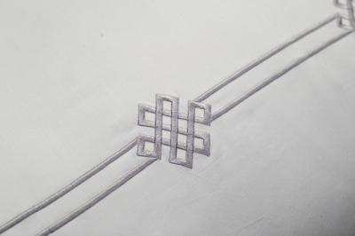 Подарок Garda Decor 175SMR-17503 Комплект постельного белья с вышивкой Арктик, серый, Семейный (145*210-2шт) арт. 175SMR-17503