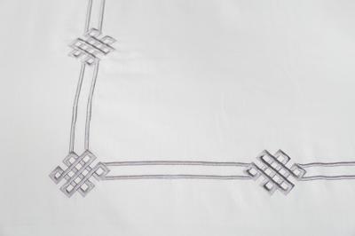 Подарок Garda Decor 175SMR-17503 Комплект постельного белья с вышивкой Арктик, серый, Семейный (145*210-2шт) арт. 175SMR-17503
