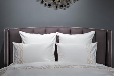 Подарок Garda Decor 175SMR-17504 Комплект постельного белья с вышивкой Паллада, золотой, Двуспальный евро (200*220) арт. 175SMR-17504