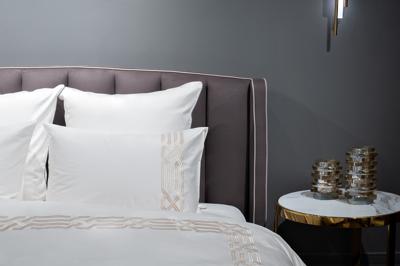 Подарок Garda Decor 175SMR-17504 Комплект постельного белья с вышивкой Паллада, золотой, Двуспальный евро (200*220) арт. 175SMR-17504