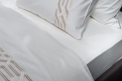 Подарок Garda Decor 175SMR-17504 Комплект постельного белья с вышивкой Паллада, золотой, Двуспальный евро (200*220) арт. 175SMR-17504