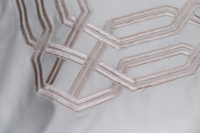 Подарок Garda Decor 175SMR-17504 Комплект постельного белья с вышивкой Паллада, золотой, Двуспальный евро (200*220) арт. 175SMR-17504