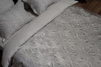 Подарок Garda Decor 121GD-14609 Покрывало Эйфория (Euphoria) Пикколо 260*260 со стежкой арт. 121GD-14609