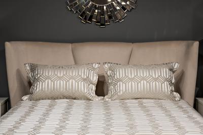Подарок Garda Decor 121GD-12126 Комплект Артдеко (Artdeco) серый ( покрывало 260*260 и 2 наволочки 50*70) арт. 121GD-12126
