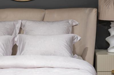Подарок Garda Decor 144HF-40502 Комплект постельного белья Лоренцо,сатин 400TC,белый, 145*210-1шт,50*70-2шт арт. 144HF-40502