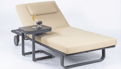 Мебель IDEAL PATIO Шезлонг КОСТА С на колесах, каркас карбон, матрас бежевый (с подушкой) арт. CST.3012001