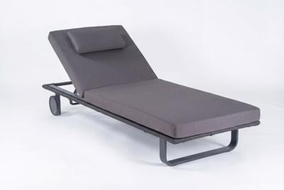 Мебель IDEAL PATIO Шезлонг КОСТА С на колесах, каркас карбон, матрас антрацит (с подушкой) арт. CST.3015001
