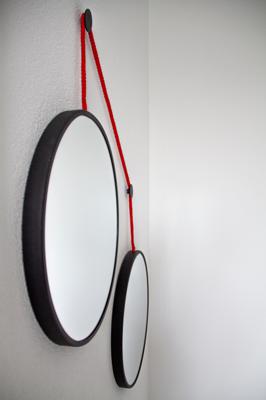 Зеркало Art-Zerkalo Balance S Black 2 зеркала по 30см  на красном шнуре арт. SM200RBL