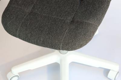 Кресло компьютерное ZiP-mebel Кресло компьютерное Пуффи белый/графит арт. Z001901A08