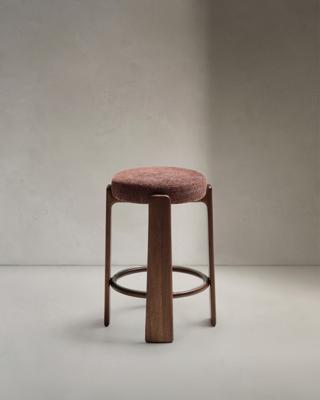 Табурет La Forma (ех Julia Grup) Барный табурет Granite из коричневой синели и массива ясеня с отделкой под орех арт. 505862
