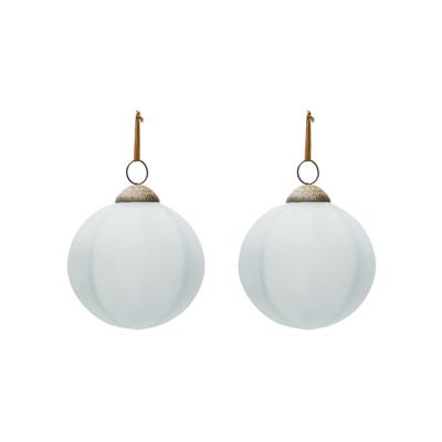 Декор La Forma (ех Julia Grup) Набор из 2 рождественских шаров Talve из белого переработанного стекла, Ø 10 см арт. 216092