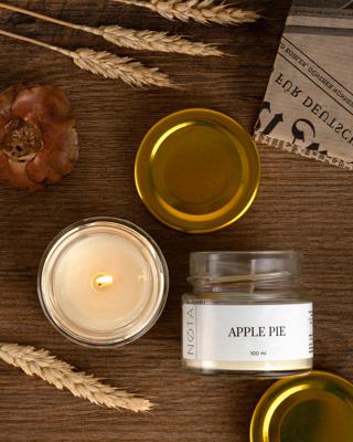 Декор Stool Group Свеча ароматическая Nota Apple pie, 100 мл арт. УТ000035848