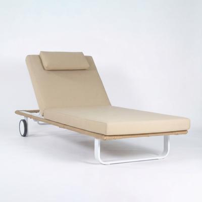 Мебель IDEAL PATIO Шезлонг КОСТА С на колесах, каркас белый, матрас бежевый (с подушкой) арт. CST.3022001